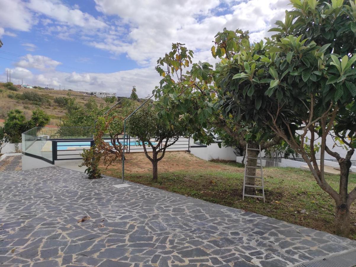 Hall 92 Quartos Com Wc Em Moradia Com Piscina A-Das-Lebres Loures Dış mekan fotoğraf