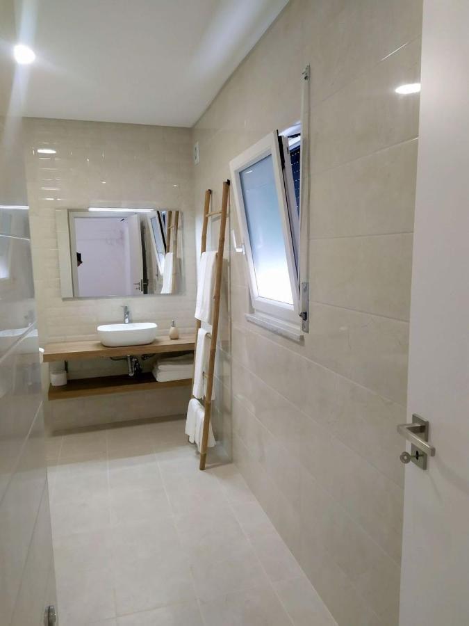 Hall 92 Quartos Com Wc Em Moradia Com Piscina A-Das-Lebres Loures Dış mekan fotoğraf