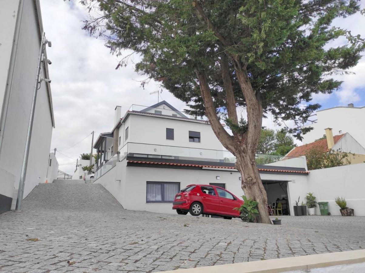 Hall 92 Quartos Com Wc Em Moradia Com Piscina A-Das-Lebres Loures Dış mekan fotoğraf