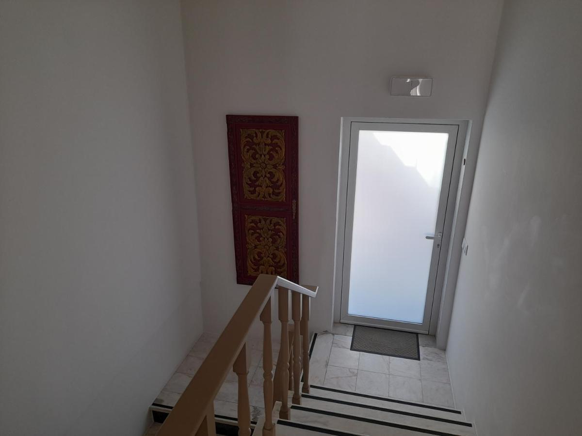 Hall 92 Quartos Com Wc Em Moradia Com Piscina A-Das-Lebres Loures Dış mekan fotoğraf