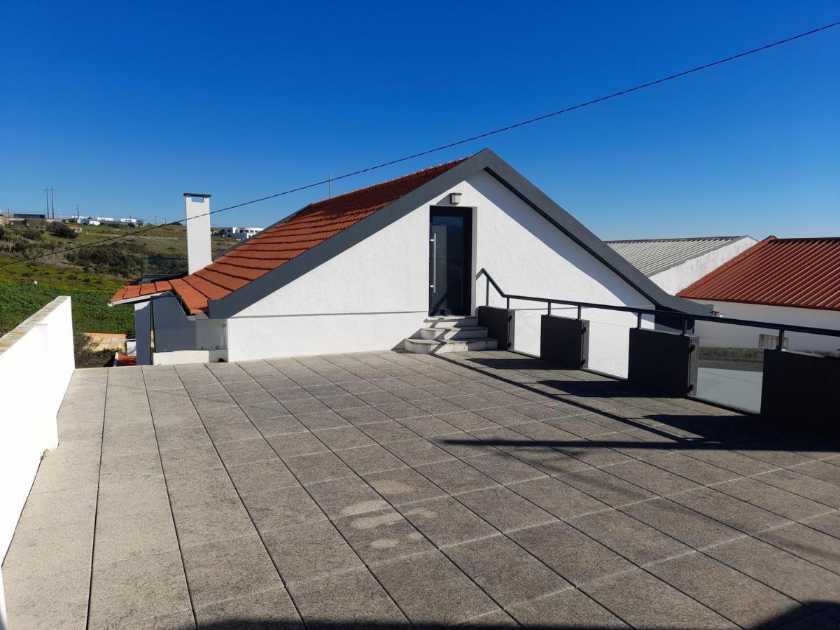Hall 92 Quartos Com Wc Em Moradia Com Piscina A-Das-Lebres Loures Dış mekan fotoğraf